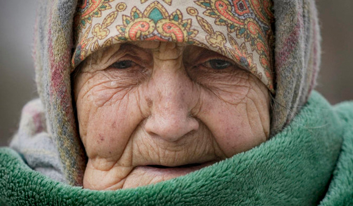 Woman of 90 and daughter flee Ukrainian city of Chernihiv just in time